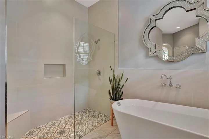 6058 Shallows WAY, NAPLES FL 34109