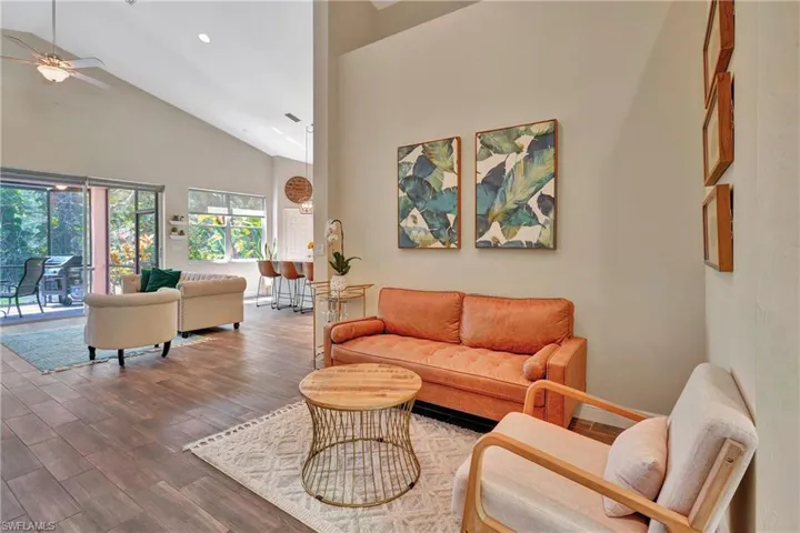 Space to use as a sitting area or dining area