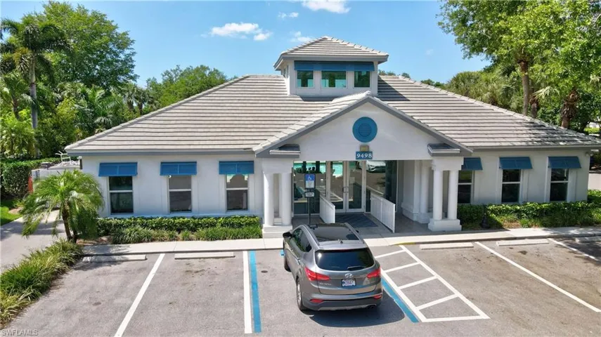 Wilshire Lakes Main Clubhouse