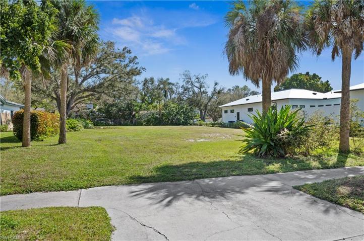 3427 Avocado DR, FORT MYERS FL 33901