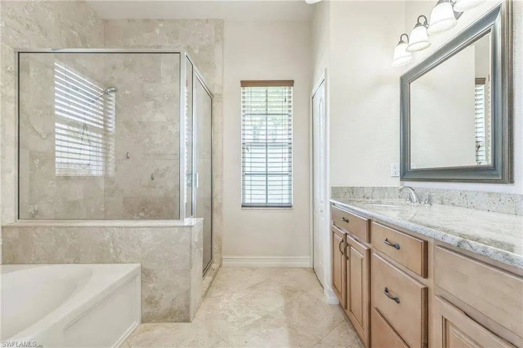 3828 Sw 3rd Ave, Cape Coral, Florida 33914
