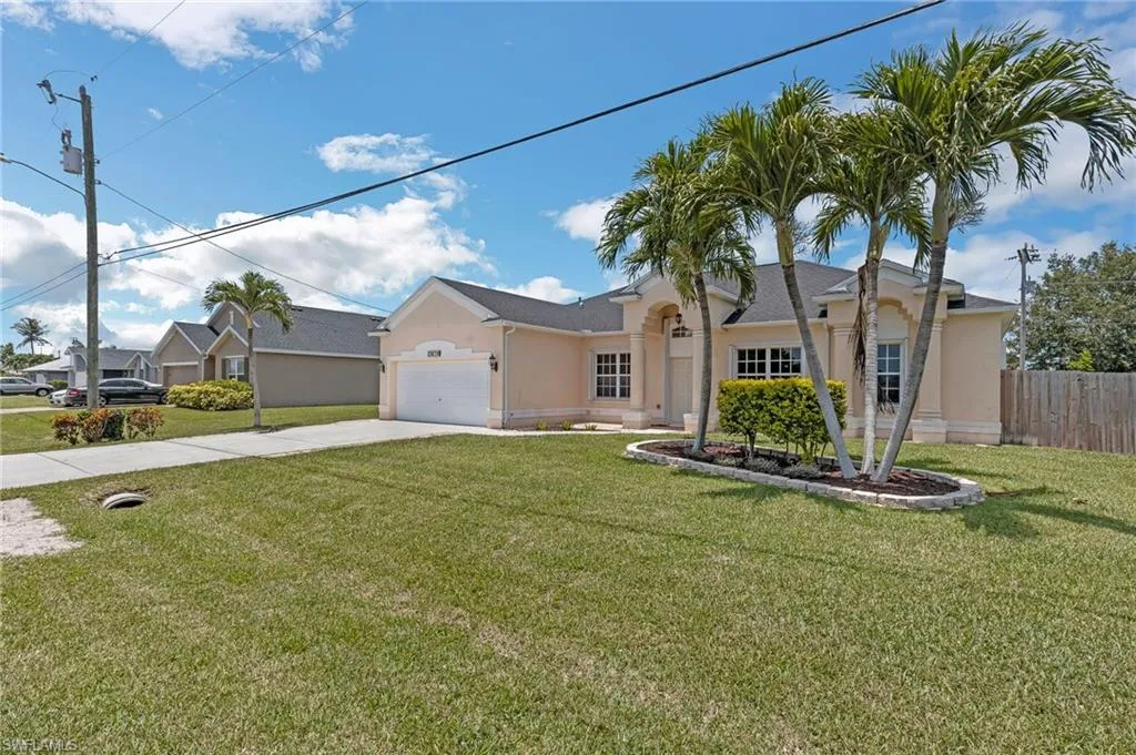 3828 Sw 3rd Ave, Cape Coral, Florida 33914