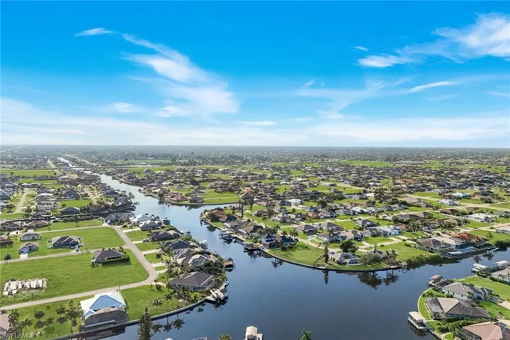 3713 Nw 14th St, Cape Coral, Florida 33993