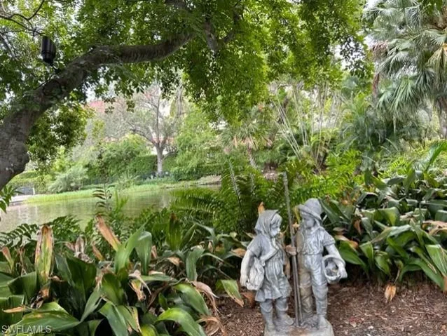 hope and courage park 2 blocks from the apt