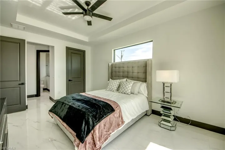 Reverse view of bedroom -