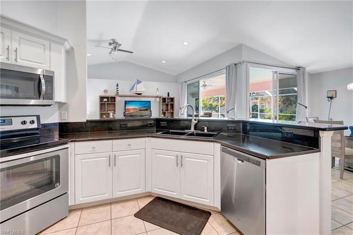 2707 SW 2nd  AVE, Cape Coral, FL 33914