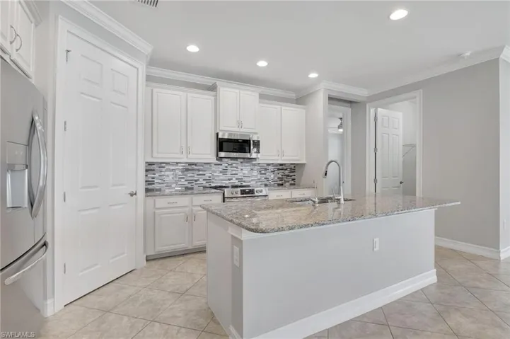 2628  Corona  LN, Cape Coral, FL 33909