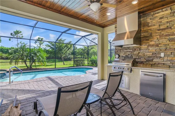 Outdoor Kitchen for al fresco dining