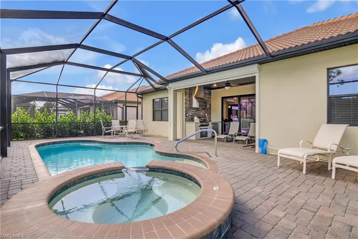 A view of how Spacious this Lanai really is