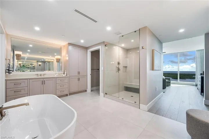 Ensuite Primary Bathroom