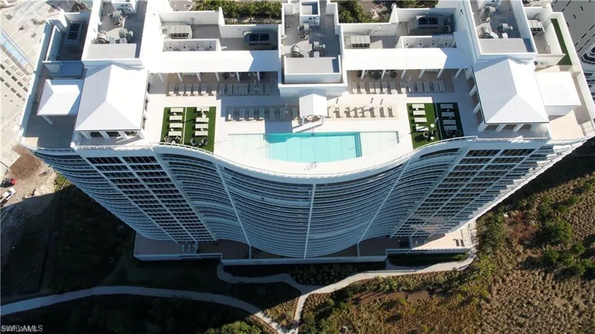 Heated Pool with Sun Shelf