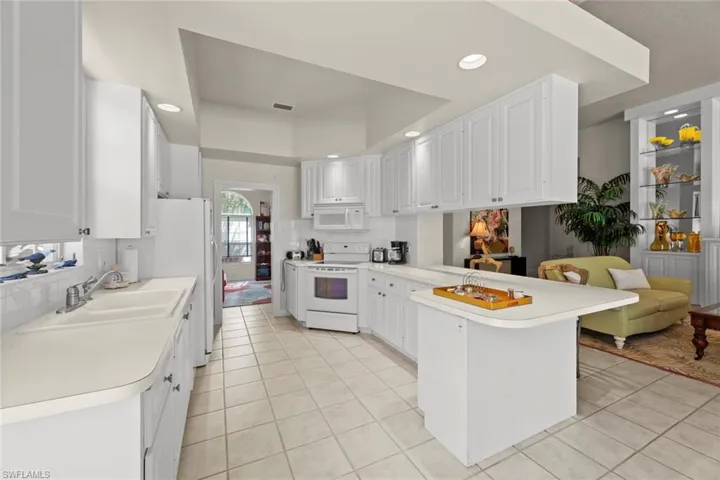 4309  Montalvo  CT, Naples, FL 34109