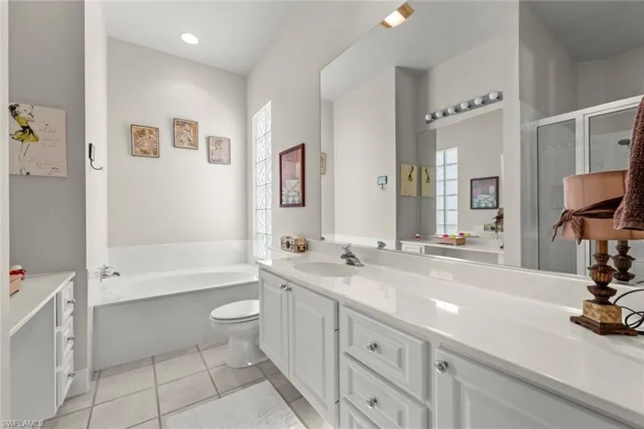 4309  Montalvo  CT, Naples, FL 34109