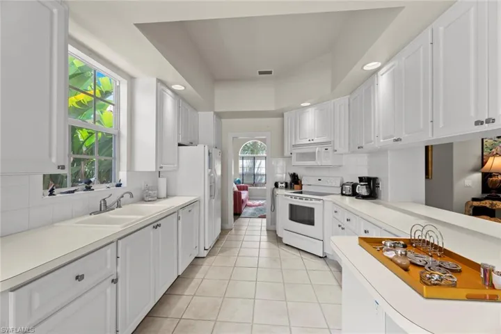 4309  Montalvo  CT, Naples, FL 34109