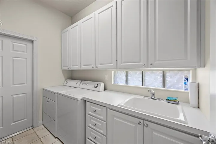 4309  Montalvo  CT, Naples, FL 34109
