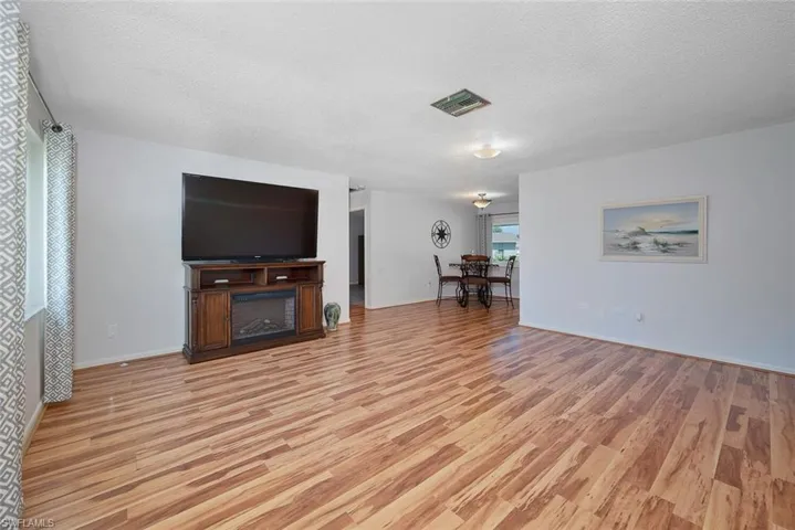 4739  Rhyme  CT, North Fort Myers, FL 33903