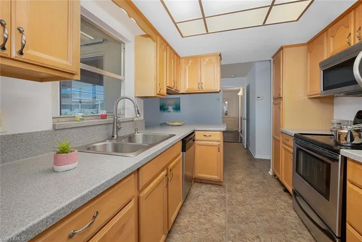 4739  Rhyme  CT, North Fort Myers, FL 33903