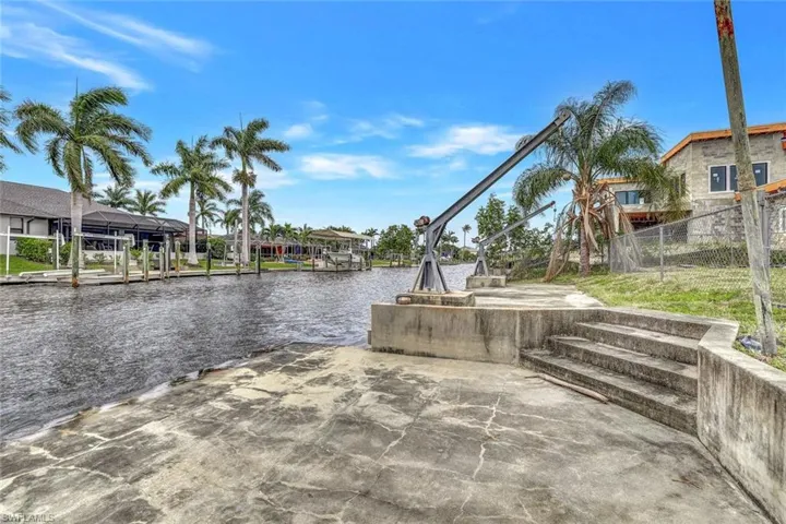 4842  Triton W CT, Cape Coral, FL 33904