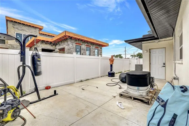 4842  Triton W CT, Cape Coral, FL 33904