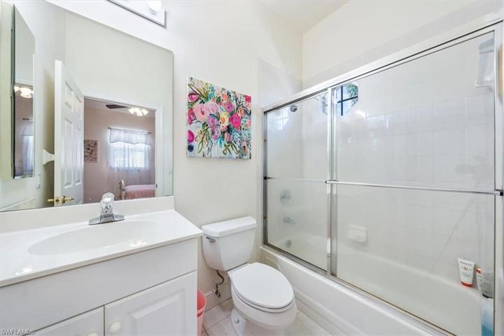 En suite Guest Bathroom