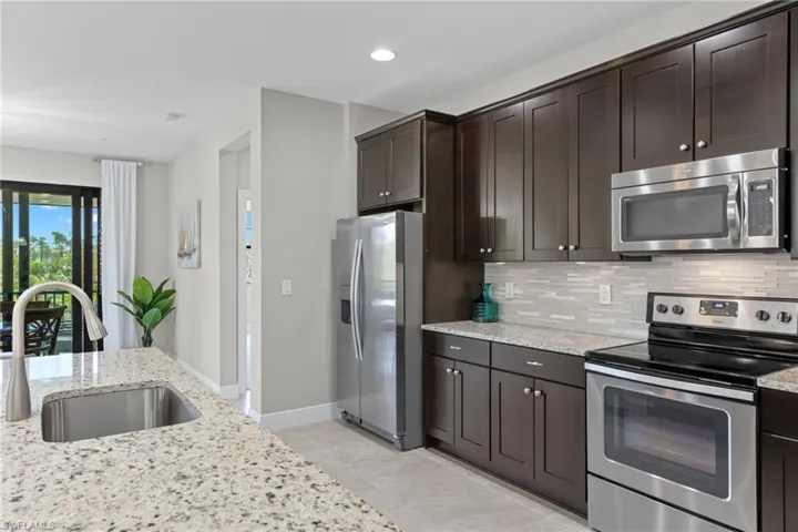 1602  Oceania S DR, Naples, FL 34113