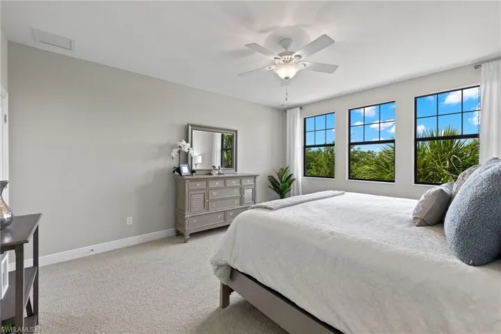 1602  Oceania S DR, Naples, FL 34113