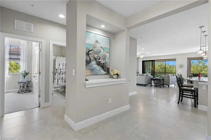 1602  Oceania S DR, Naples, FL 34113