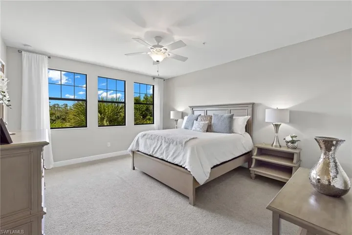 1602  Oceania S DR, Naples, FL 34113