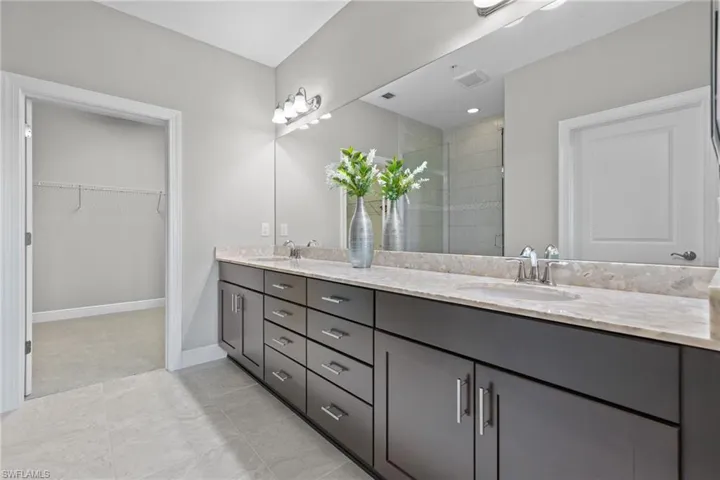 1602  Oceania S DR, Naples, FL 34113