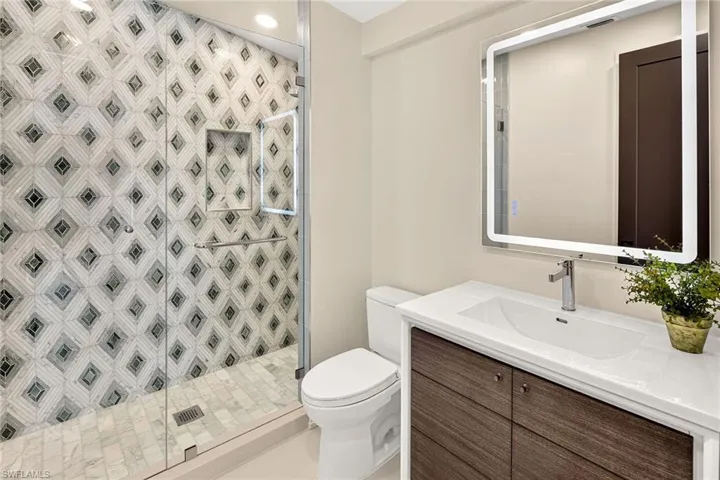 1836 Harbor Ln, Naples, Florida 34104