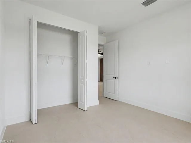 913 Joponica Ave S, Lehigh Acres, Florida 33974