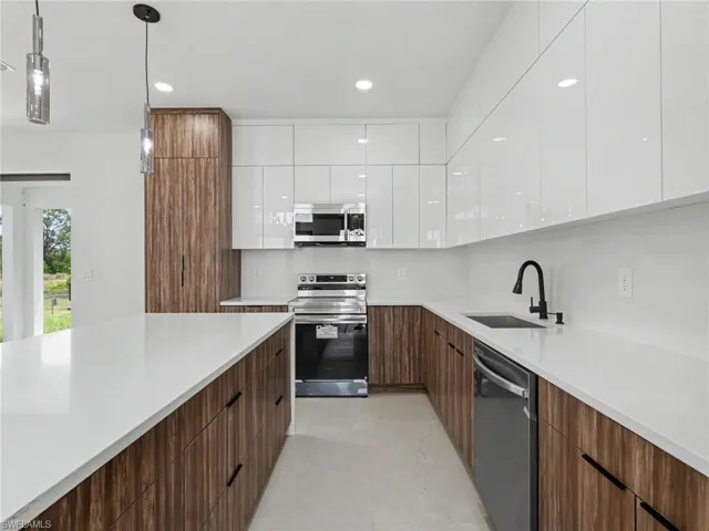 913 Joponica Ave S, Lehigh Acres, Florida 33974