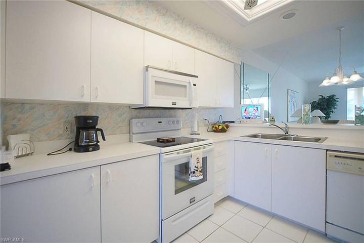 1/2 kitchen newer stove and MW