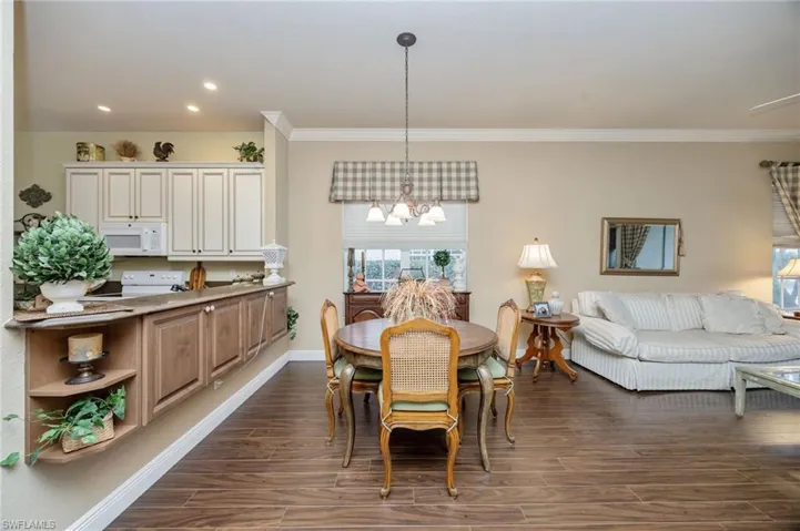 Combination Dining/Livingroom