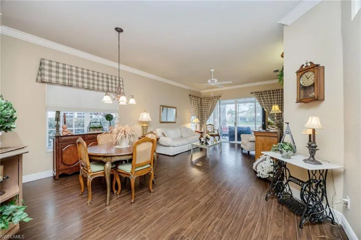 Combination Dining/Livingroom