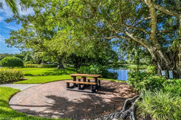6541 Ilex Cir, Naples, Florida 34109