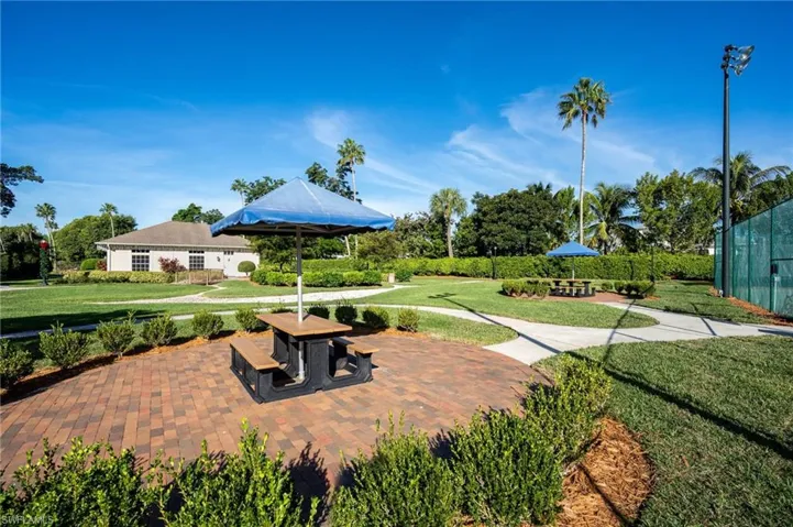 6541 Ilex Cir, Naples, Florida 34109