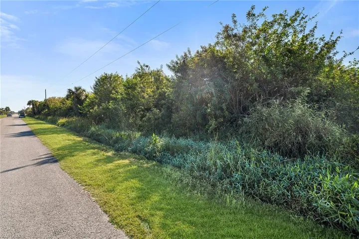 Shady Hollow W BLVD, Naples, FL 34120