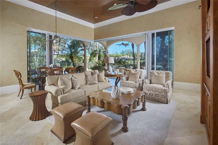 Sunroom / solarium with plenty of natural light