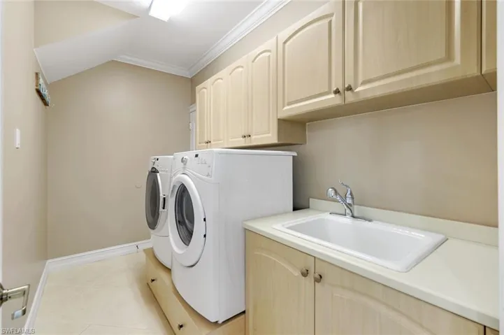 Washer, Dryer, Sink, Extra storage