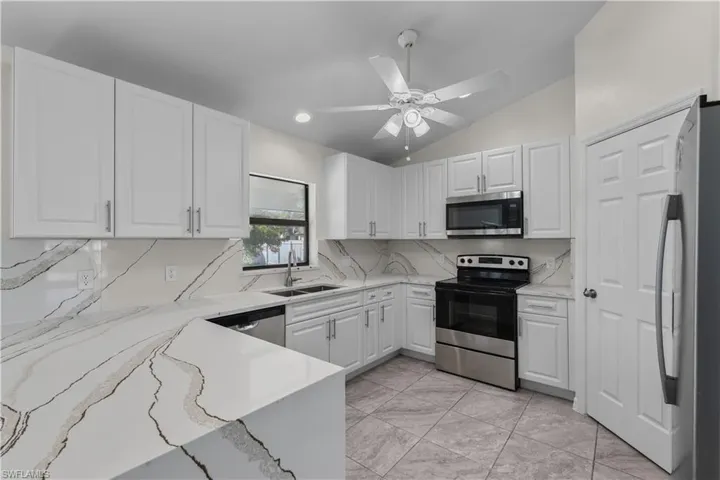 518 Se Van Loon Ter, Cape Coral, Florida 33990