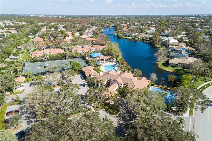 8069 San Vista Cir, Naples, Florida 34109