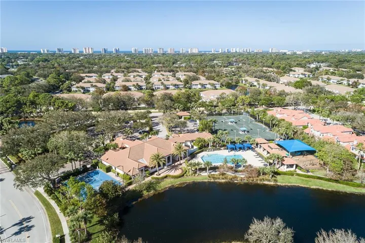 8069 San Vista Cir, Naples, Florida 34109