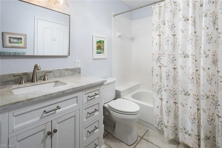 8069 San Vista Cir, Naples, Florida 34109