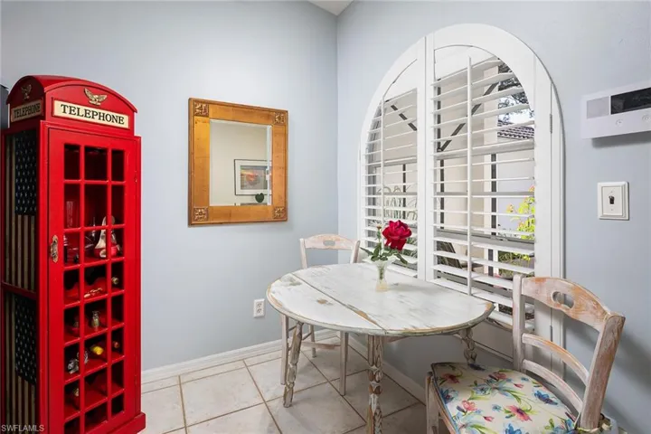 8069 San Vista Cir, Naples, Florida 34109