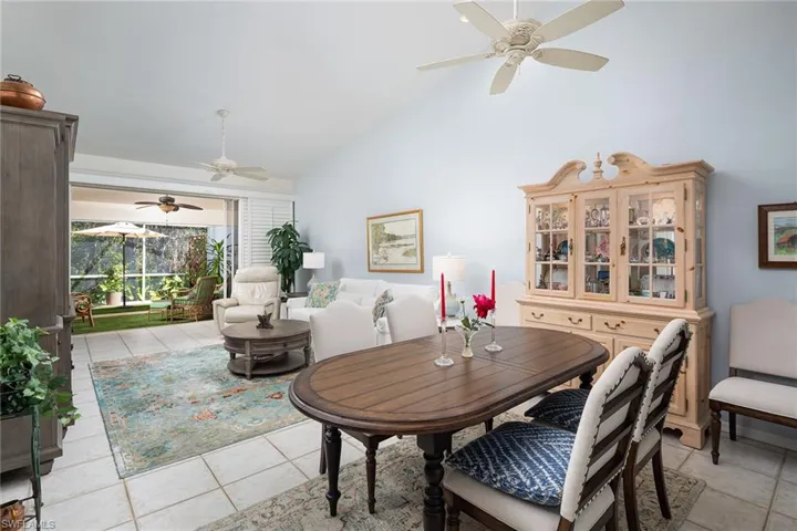 8069 San Vista Cir, Naples, Florida 34109