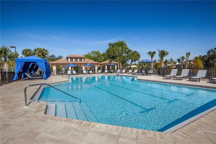 8069 San Vista Cir, Naples, Florida 34109