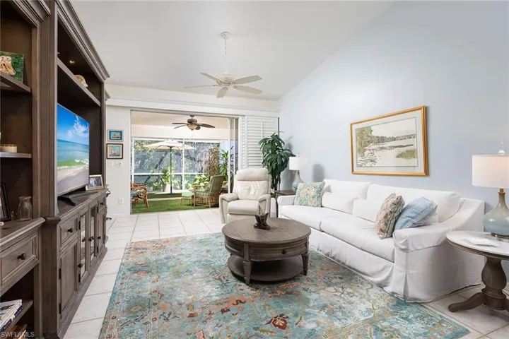 8069 San Vista Cir, Naples, Florida 34109