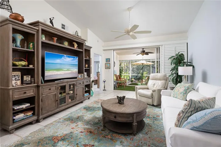 8069 San Vista Cir, Naples, Florida 34109