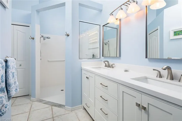8069 San Vista Cir, Naples, Florida 34109